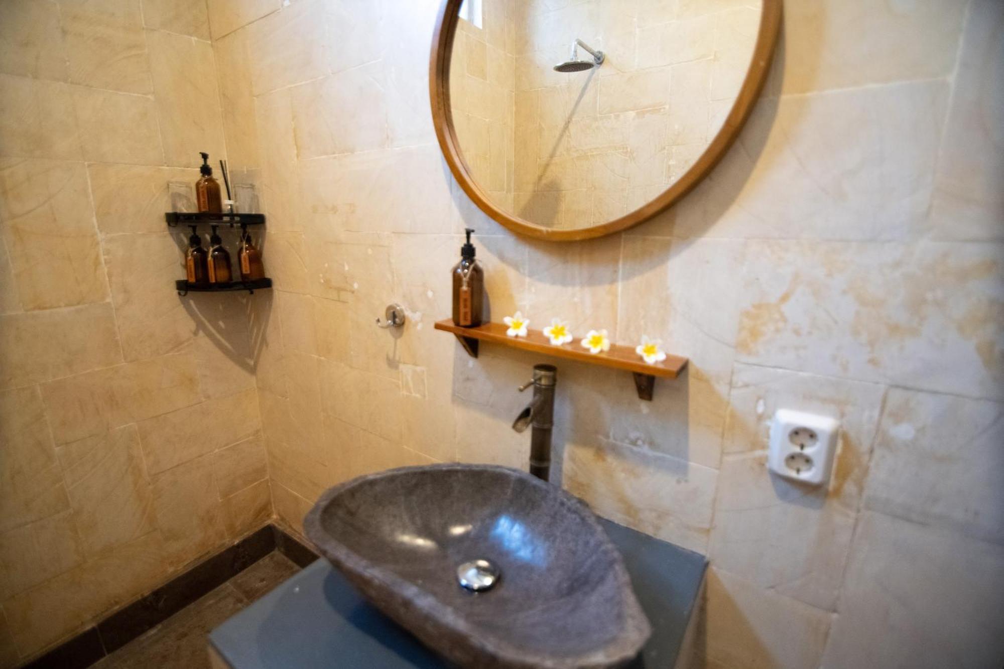 Rumah Singa - Holistic Healing Retreat Gili Air Exteriör bild